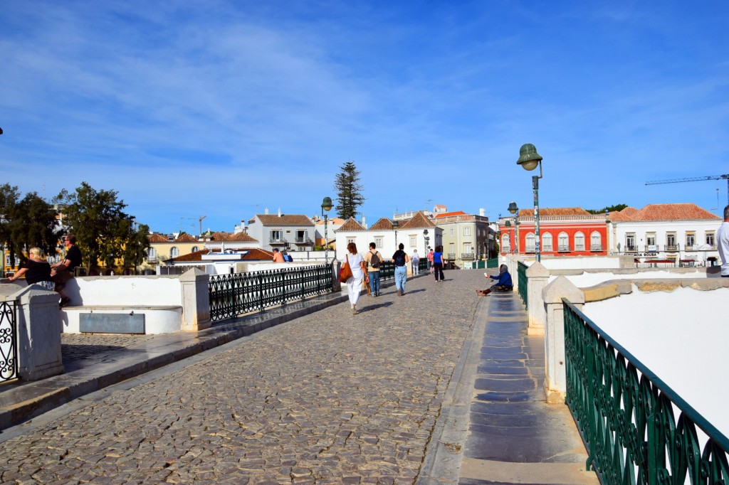 Foto: Ponte Antiga sobre o Gilâo - Tavira (Faro), Portugal