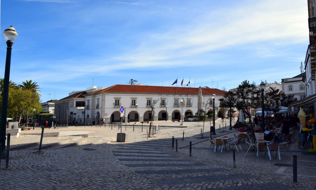 Foto: Praça da República - Tavira (Faro), Portugal