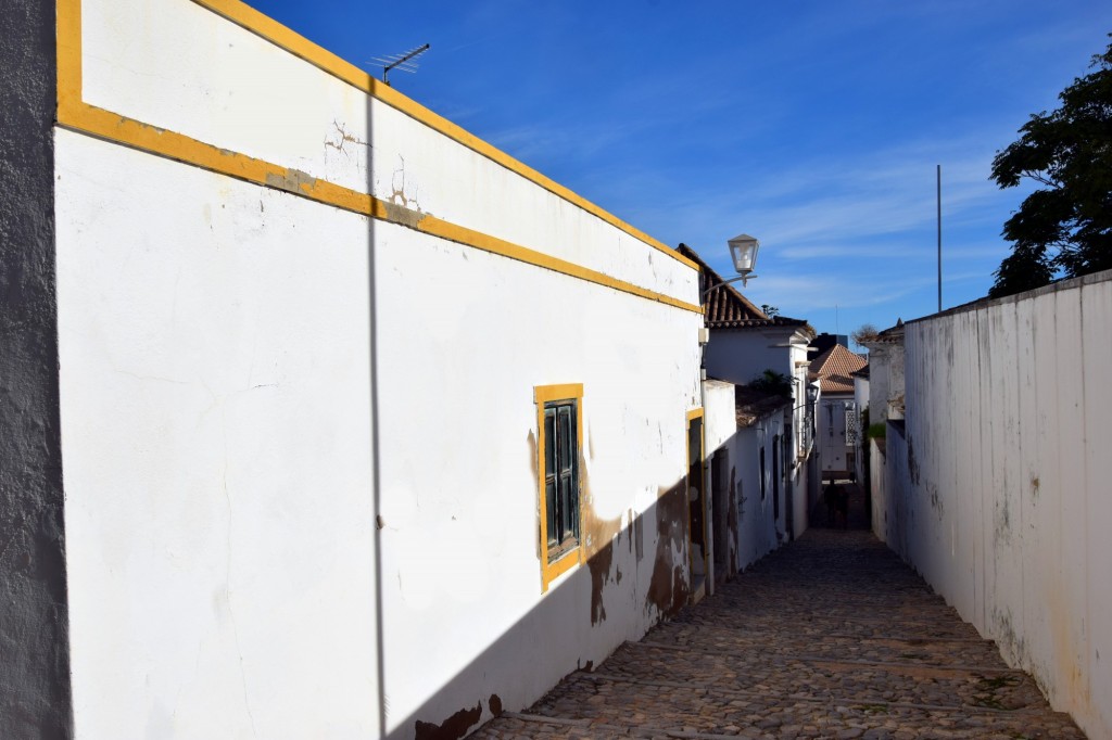 Foto: Rúa da Galería - Tavira (Faro), Portugal