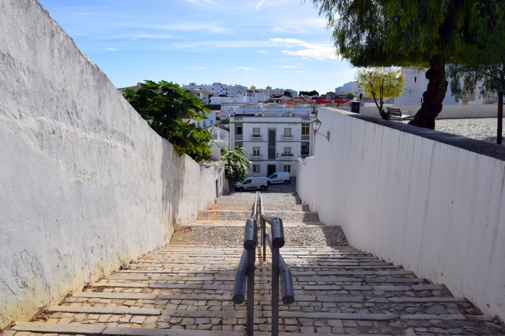 Foto: Calçada dos Sete Cavaleiros - Tavira (Faro), Portugal