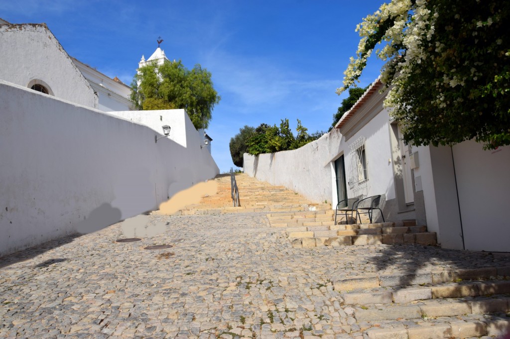 Foto: Calçada dos Sete Cavaleiros - Tavira (Faro), Portugal