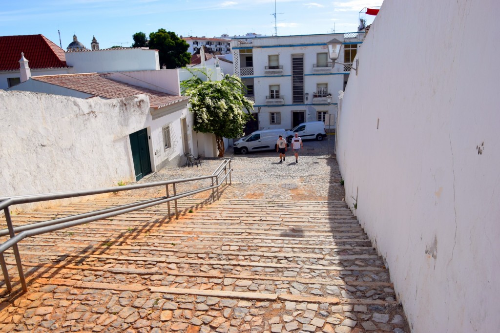 Foto: Calçada dos Sete Cavaleiros - Tavira (Faro), Portugal