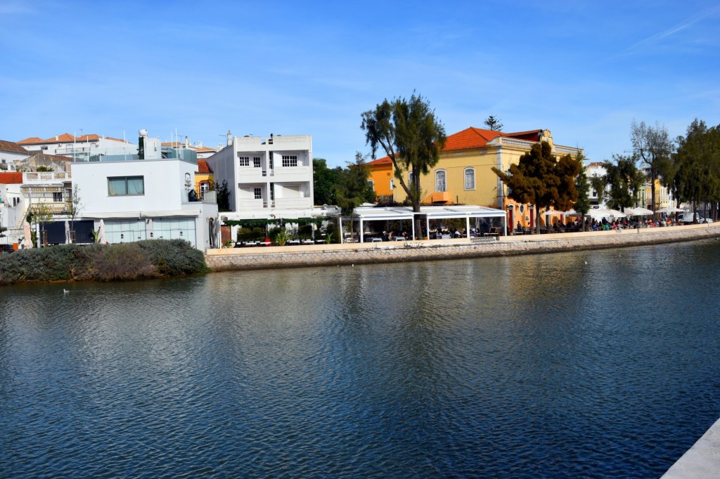 Foto: Restaurantes en Rua d'Água da Asseca - Tavira (Faro), Portugal