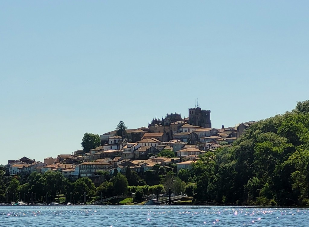 Foto: Navegando por el Miño - Tui (Pontevedra), España