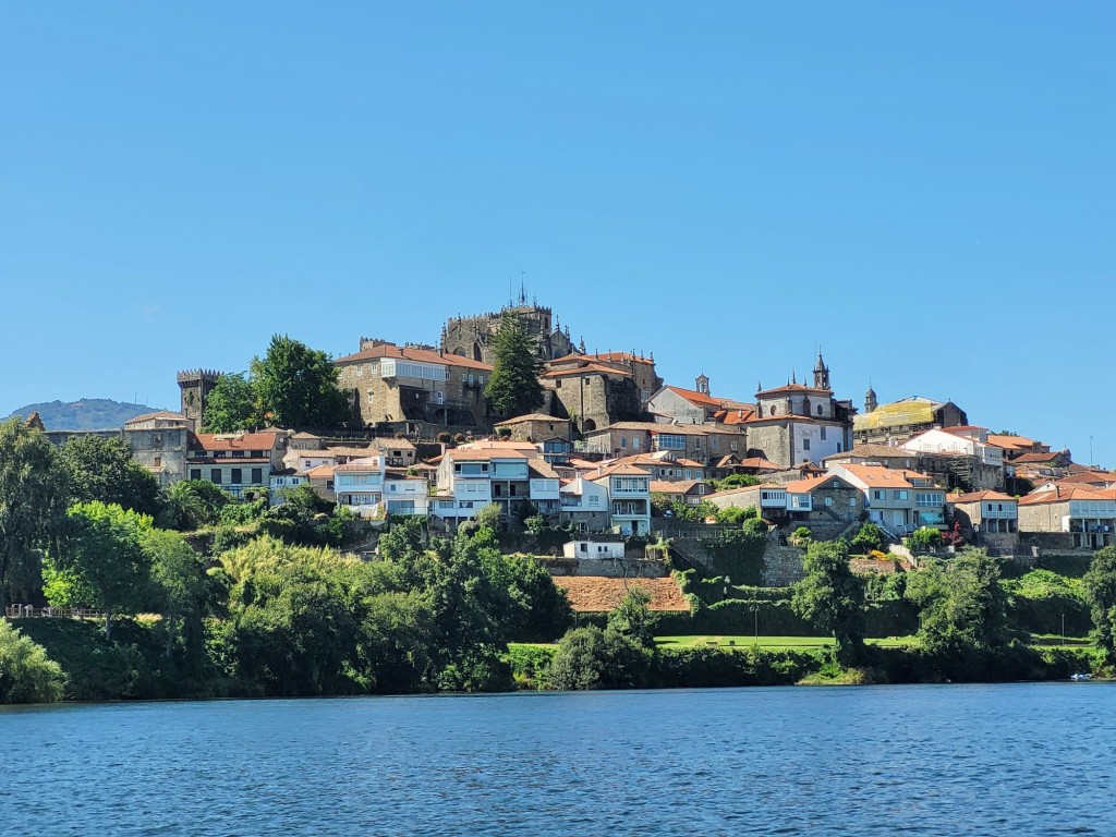 Foto: Navegando por el Miño - Tui (Pontevedra), España
