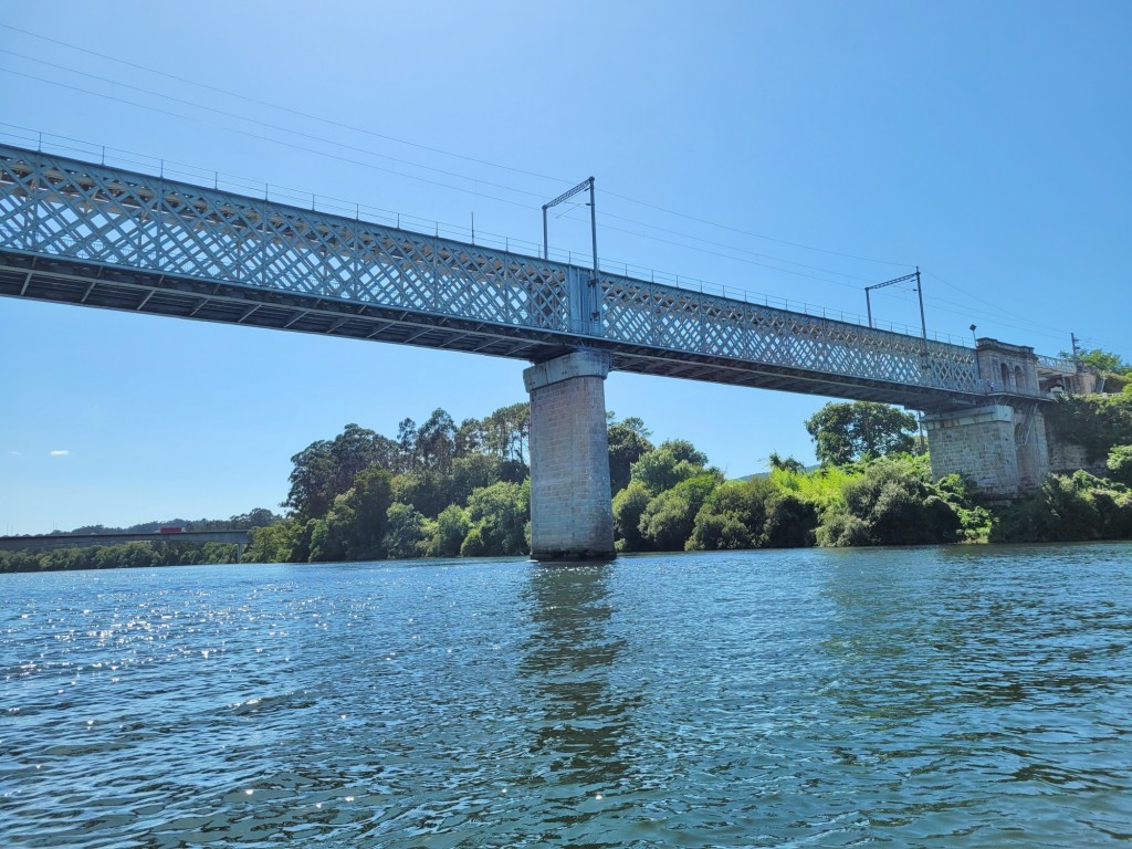 Foto: Navegando por el Miño - Tui (Pontevedra), España