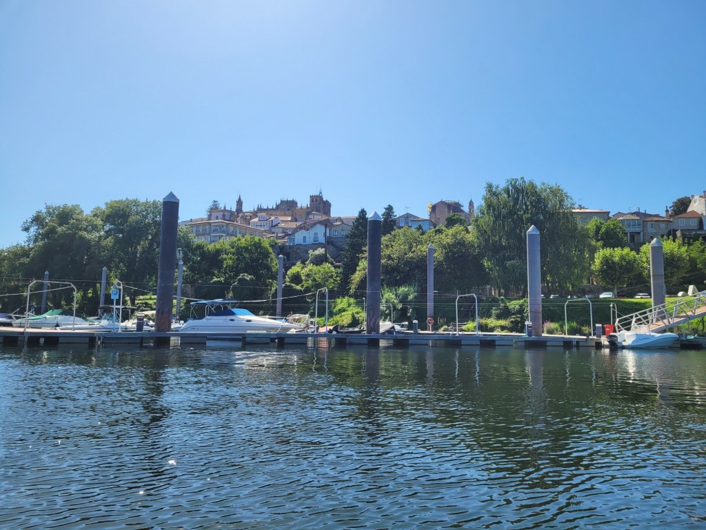 Foto: Navegando por el Miño - Tui (Pontevedra), España