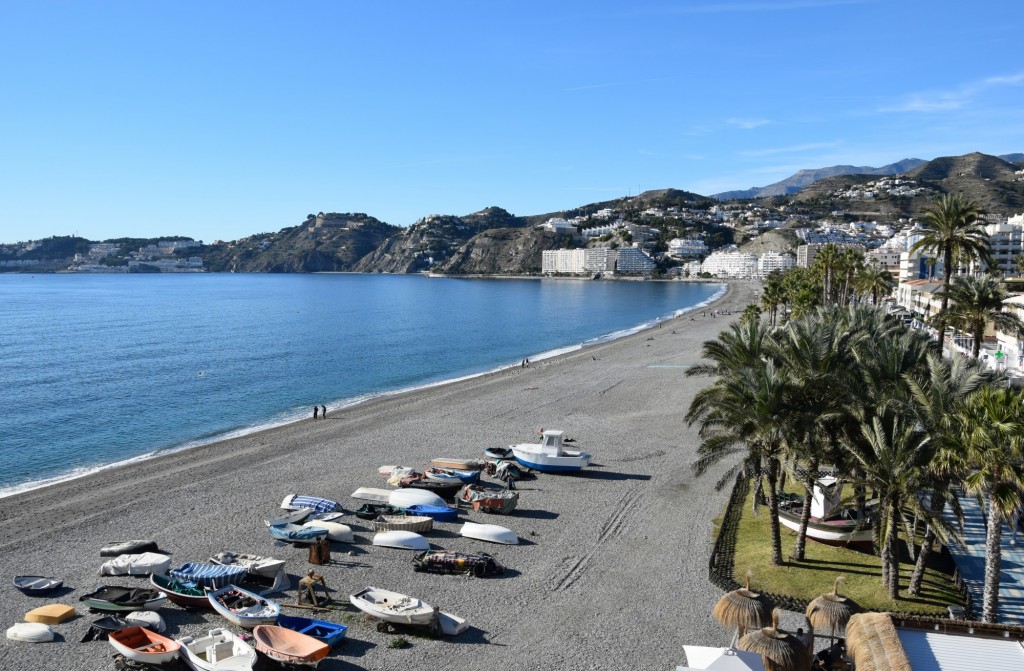Foto: Las barcas de los pescadores en la Playa San Cristobal - Almuñecar (Granada), España