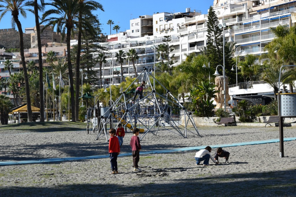 Foto: Niños divirtiéndose - Almuñecar (Granada), España