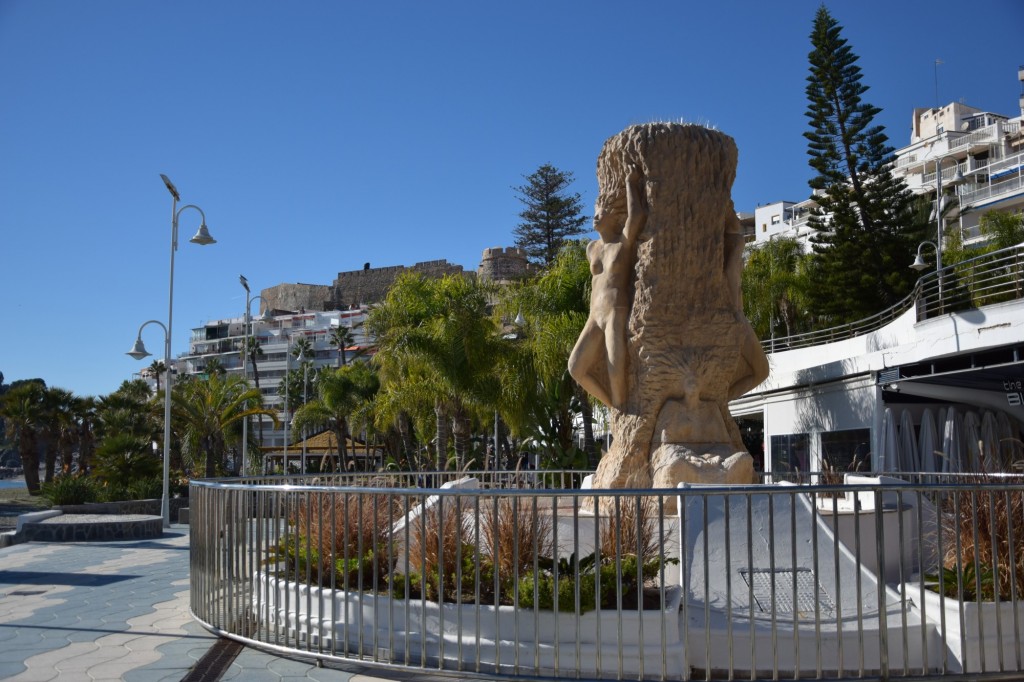 Foto: El monumento y el castillo - Almuñecar (Granada), España