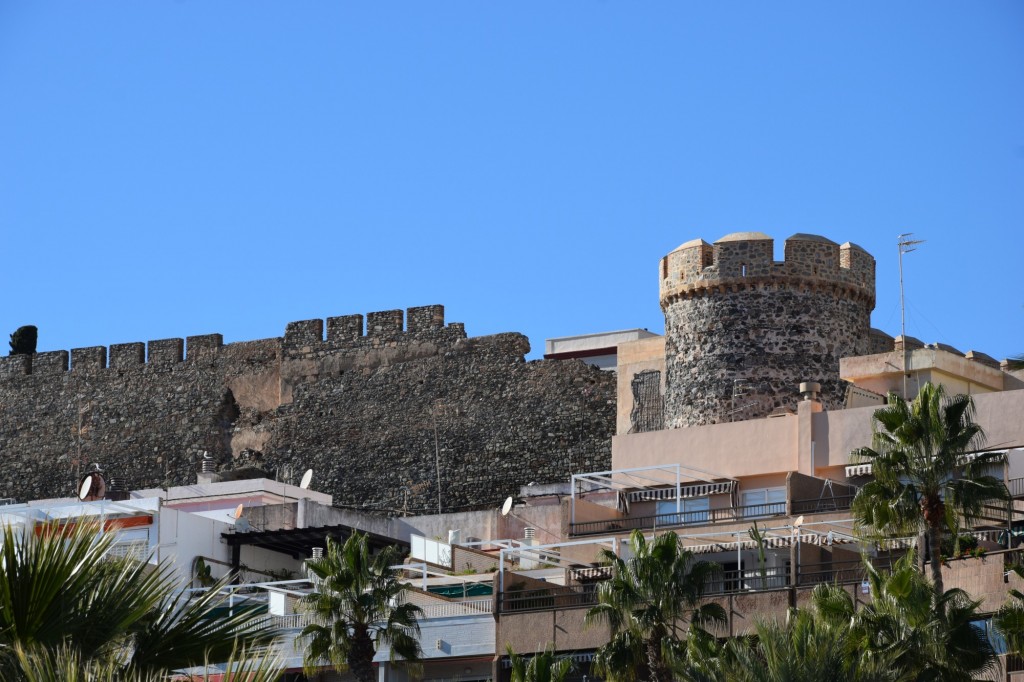 Foto: Vista de uno de los torreones del castillo - Almuñecar (Granada), España