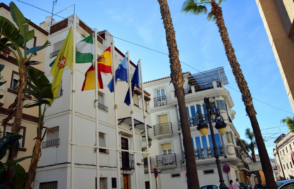 Foto: Banderas de la Casa de la Cultura - Almuñecar (Granada), España