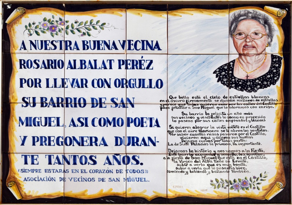 Foto: Cerámica en honor a una vecina muy querida - Almuñecar (Granada), España