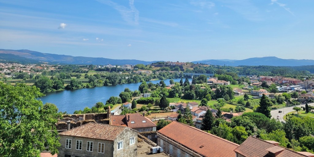 Foto: Vistas desde la catedral - Tui (Pontevedra), España