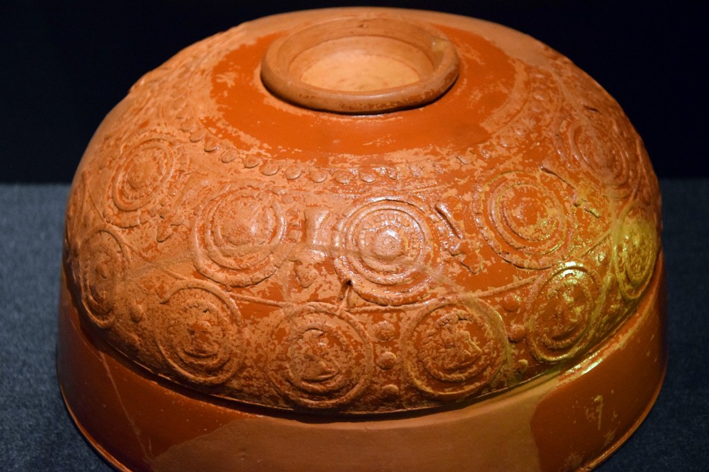 Foto: Gran Vaso  de Terra Sigillata Sudgálica S. I d.C - Almuñecar (Granada), España