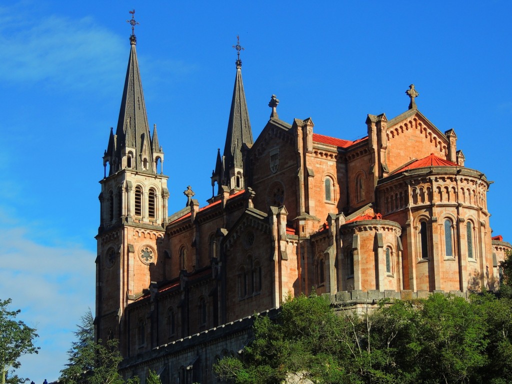 Foto: Basílica de Santa María la Real de Covadonga - Cangas de Onís (Asturias), España