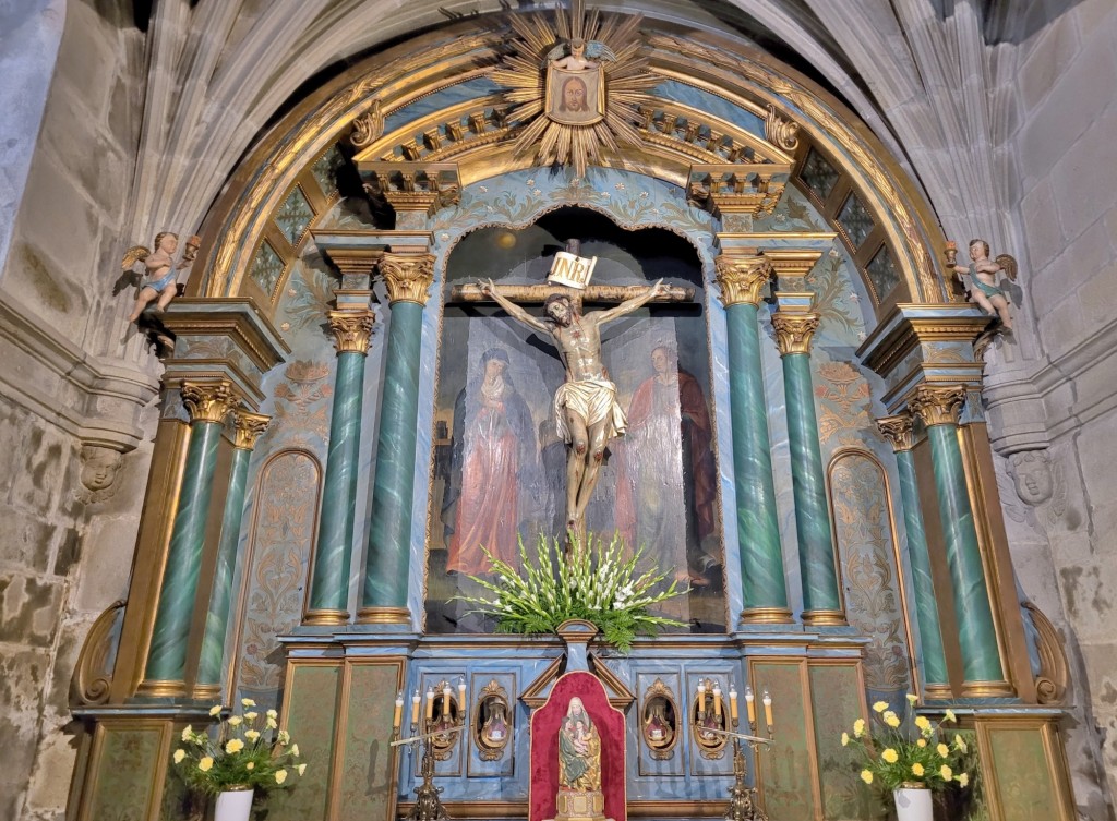 Foto: Iglesia de Santiago - Cangas (Pontevedra), España