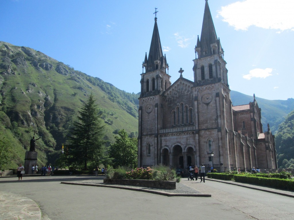 Foto: Basílica de Santa María la Real de Covadonga - Cangas de Onís (Asturias), España