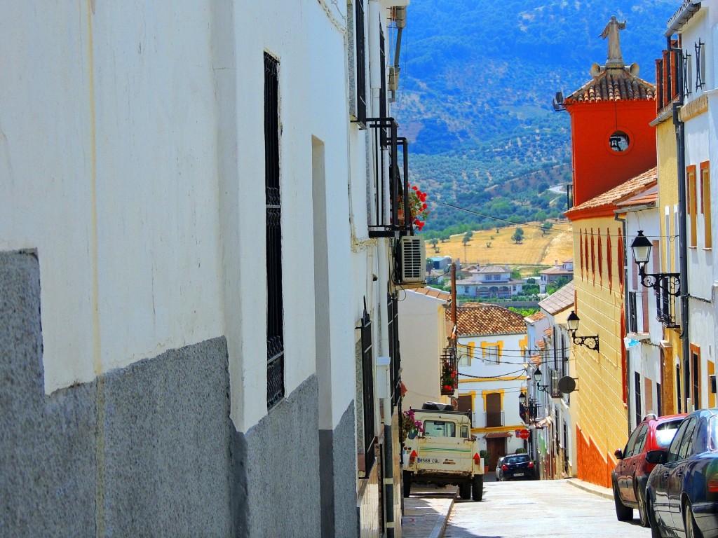 Foto: Calle Enmedio - El Burgo (Málaga), España