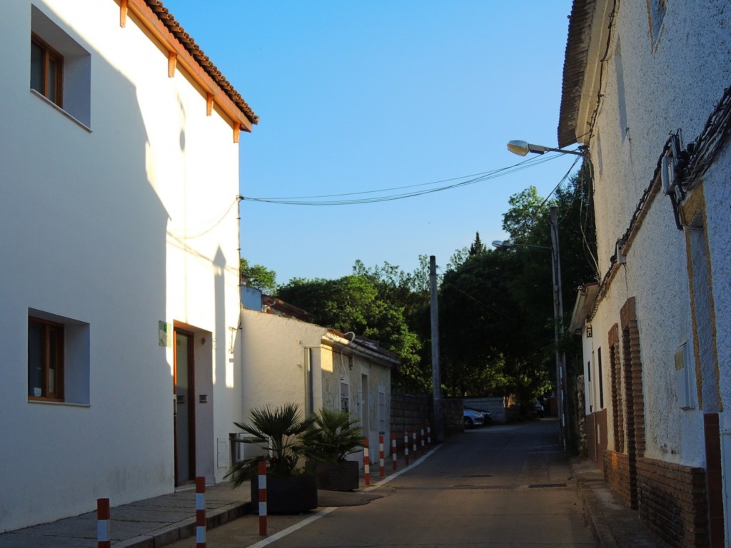 Foto: Calle Guardamacilero Antón Valdelomar - Santa María de Trassierra (Córdoba), España