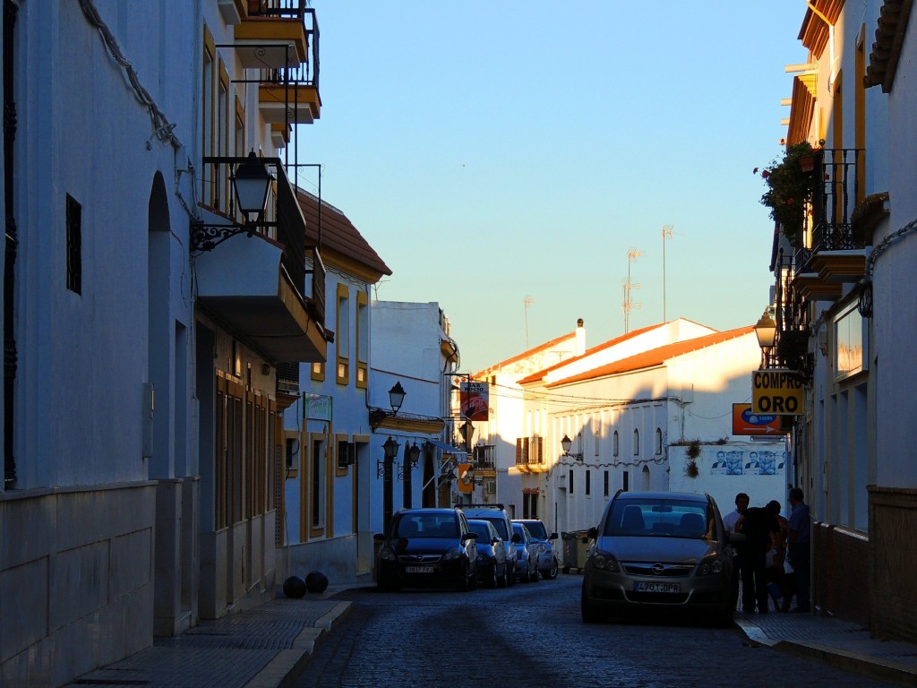 Foto: Calle Hnas. Carmelitas Misioneras - Trigueros (Huelva), España