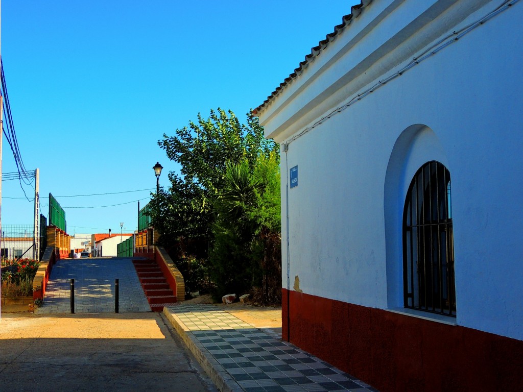 Foto: Calle Iglesia - Alfonso XIII (Sevilla), España
