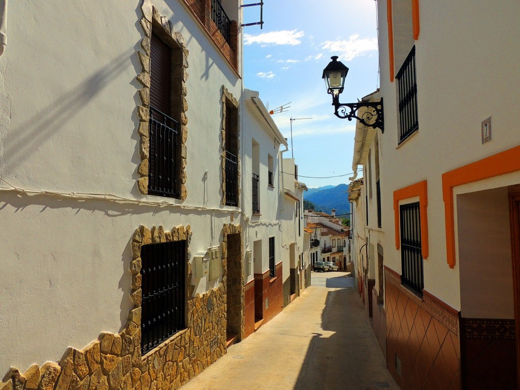 Foto: Calle las Parras - El Burgo (Málaga), España