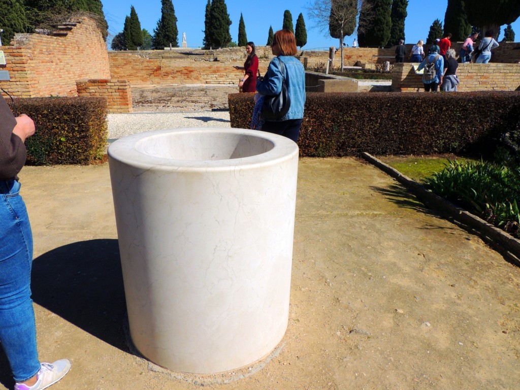 Foto: Pozo. Conjunto Arqueológico de ITALICA - Santiponce (Sevilla), España