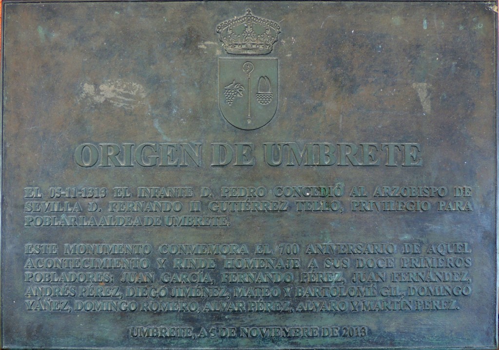 Foto: Placa con el origen del pueblo - Umbrete (Sevilla), España