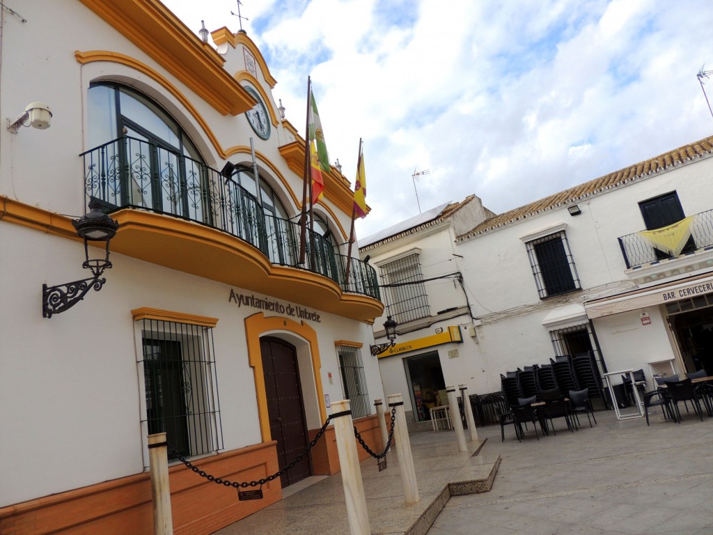 Foto: Frontal del Ayuntamiento - Umbrete (Sevilla), España