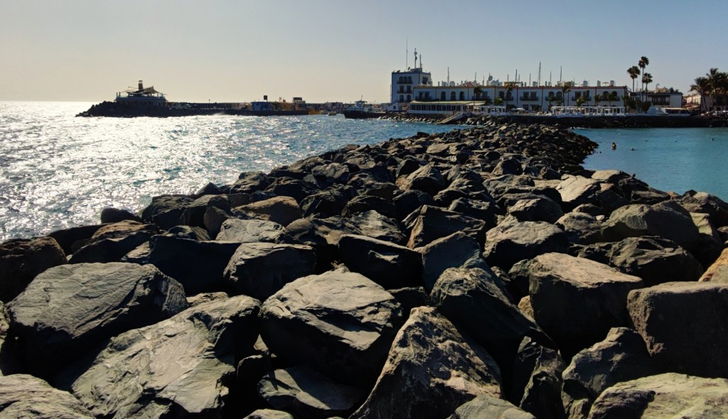Foto: Escolleras - Puerto de Mogán (Las Palmas), España