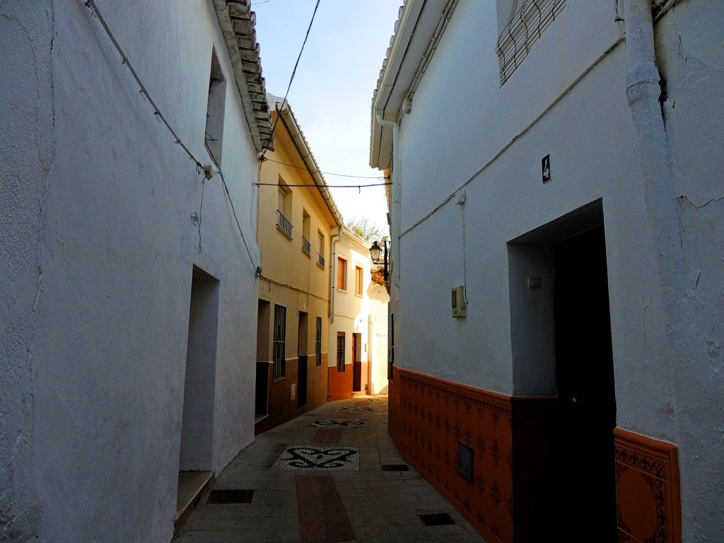 Foto: Calle Villa - Alozaina (Málaga), España