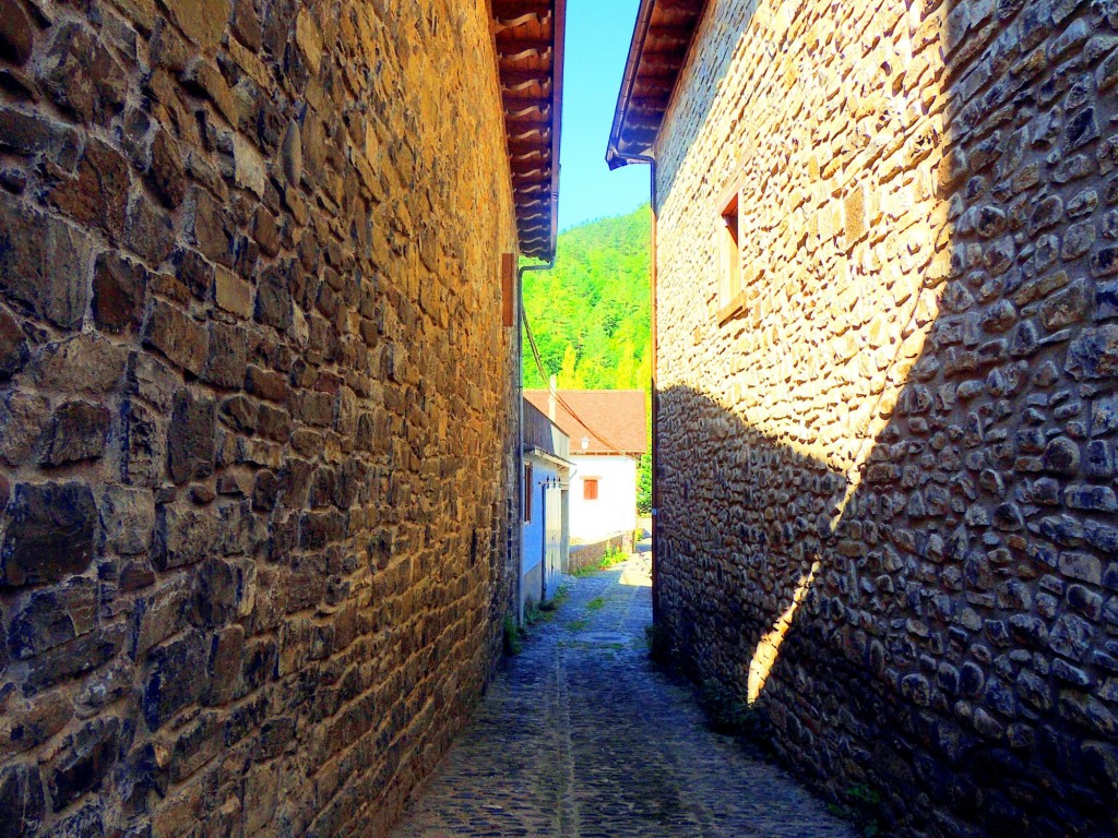 Foto: Calle Zubialdea - Ezcaroz (Navarra), España