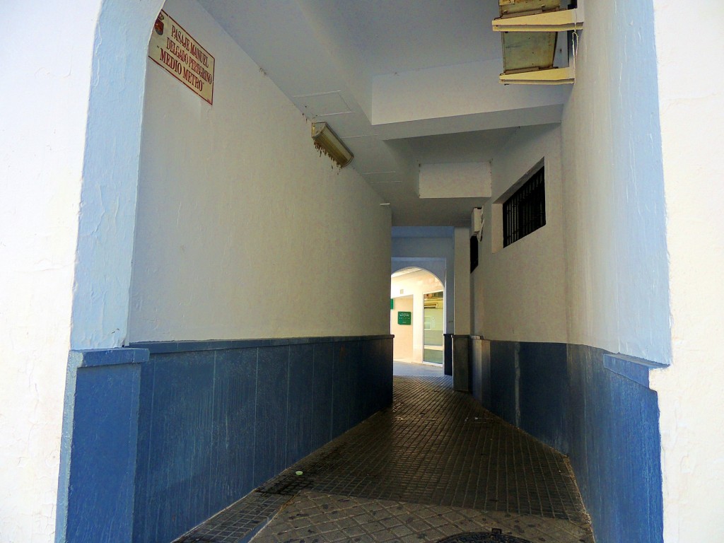 Foto: Pasaje Medio Metro - Utrera (Sevilla), España