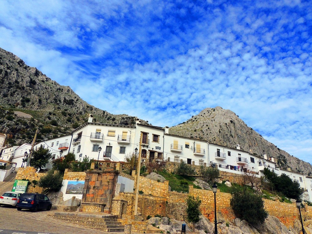 Foto: Plaza de la fuente - Villaluenga del Rosario (Cádiz), España