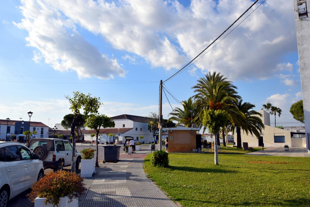 Foto: Plaza de la Madre de Dios - El Trobal (Sevilla), España