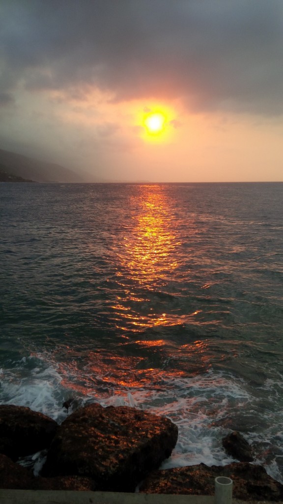Foto: Atardecer en  el Puerto Puerto Azul - Puerto Azul (Vargas), Venezuela