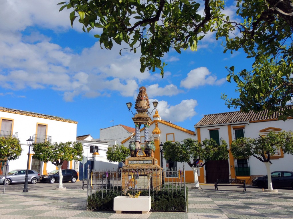 Foto: Plaza de Ntra. Sra. del Rocio - Umbrete (Sevilla), España