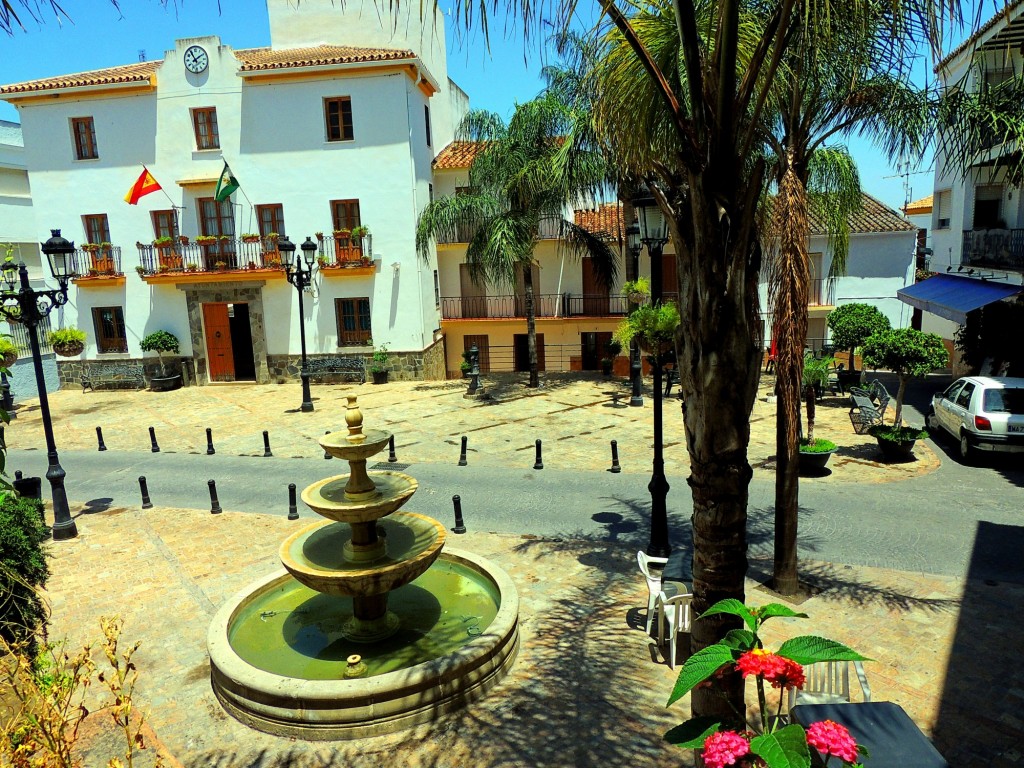 Foto: Plaza del Ayuntamiento - Guaro (Málaga), España