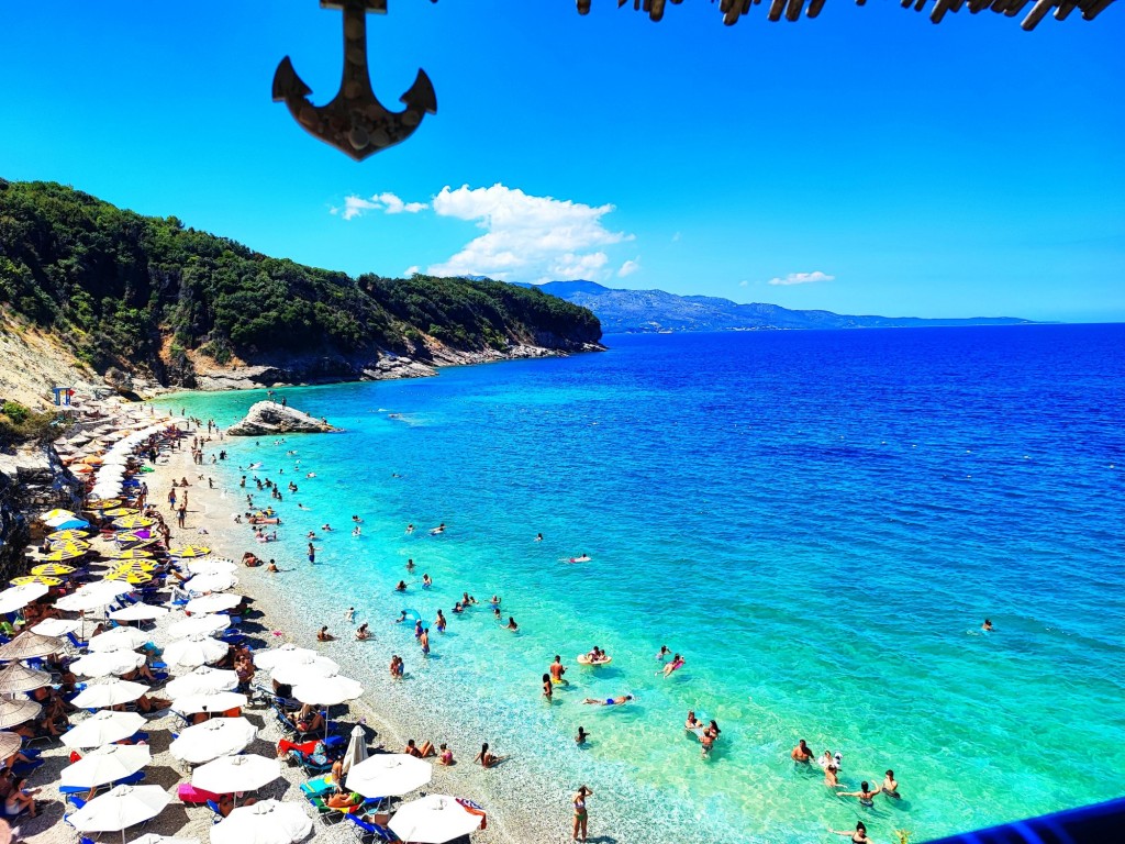 Foto: Plazhi i Pulëbardhës - Sarandë (Vlorë), Albania