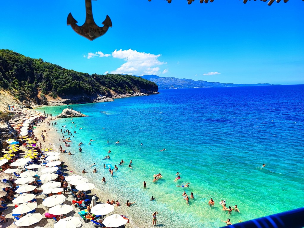 Foto: Plazhi i Pulëbardhës - Sarandë (Vlorë), Albania