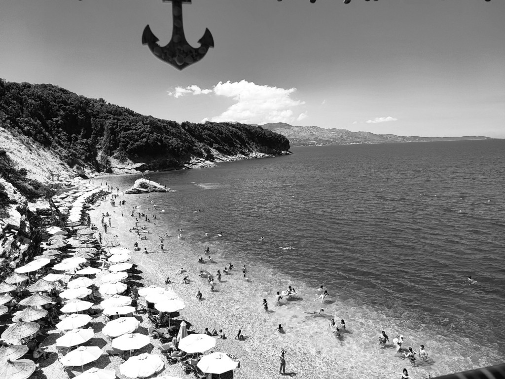 Foto: Plazhi i Pulëbardhës - Sarandë (Vlorë), Albania