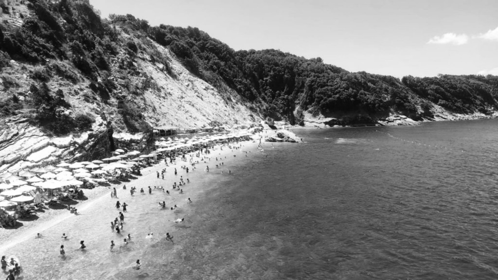 Foto: Plazhi i Pulëbardhës - Sarandë (Vlorë), Albania