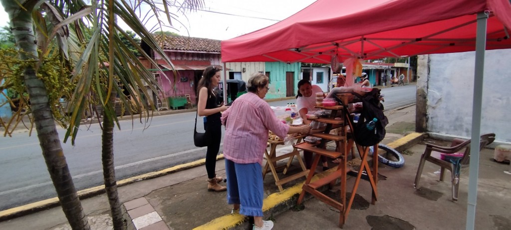 Foto: Artesania y dulces típicos - Masatepe, Nicaragua