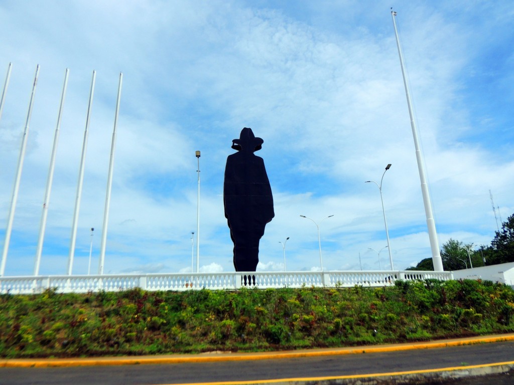 Foto: A Sandino en Tiscapa - Managua, Nicaragua