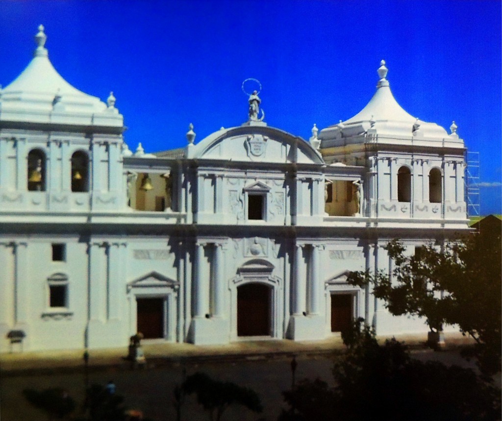 Foto: León, Basilica Catedral Asunción Virgen María - Managua, Nicaragua