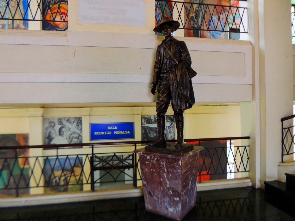 Foto: Estátua dedicada a Sandino - Managua, Nicaragua