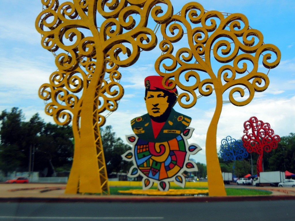 Foto: Rotonda Calle Colón con Avenida Bolivar, recuerdo a Cháves - Managua, Nicaragua