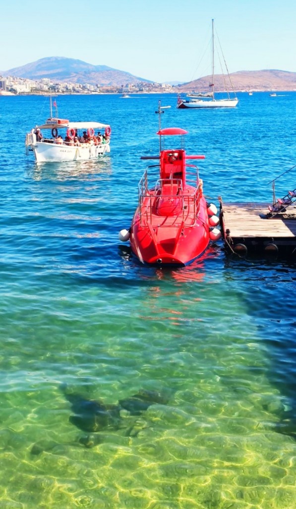 Foto: Bulevardi Hasan Tahsini - Sarandë (Vlorë), Albania