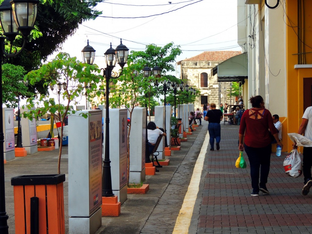 Foto: Paseo peatonal los Poetas - León, Nicaragua